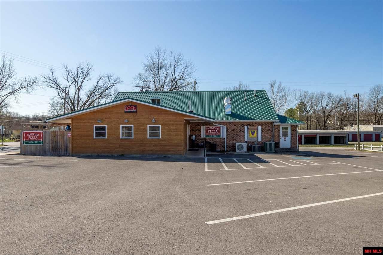 108 S 2nd St, Flippin, AR 72634